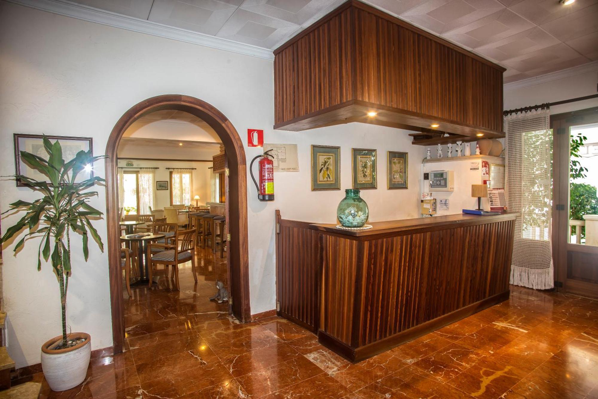 Hotel Martorell By Mhr コロニア・サン・ジョルディ エクステリア 写真